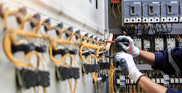 Professional Electrician technician working in Lincoln Park, CO